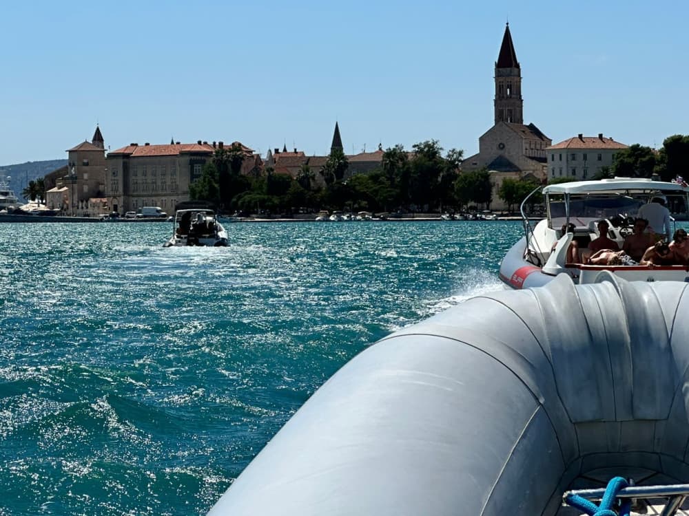 3 öar på 5 timmar – RIB-tur från Split