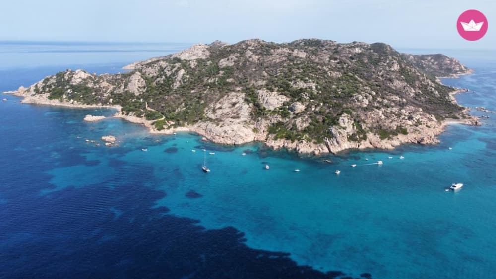 Ηλιοβασίλεμα από το Golfo Aranci: Δελφίνια, Νησιά και η Μαγεία του Απεριτίφ