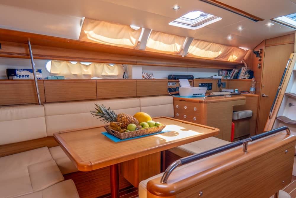 Tavolara and Molara in search of dolphins: a full-day adventure on a 15-meter sailing boat.