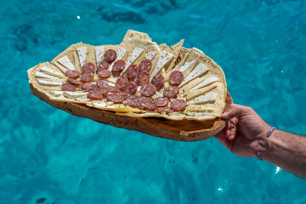 Tavolara and Molara in search of dolphins: a full-day adventure on a 15-meter sailing boat.