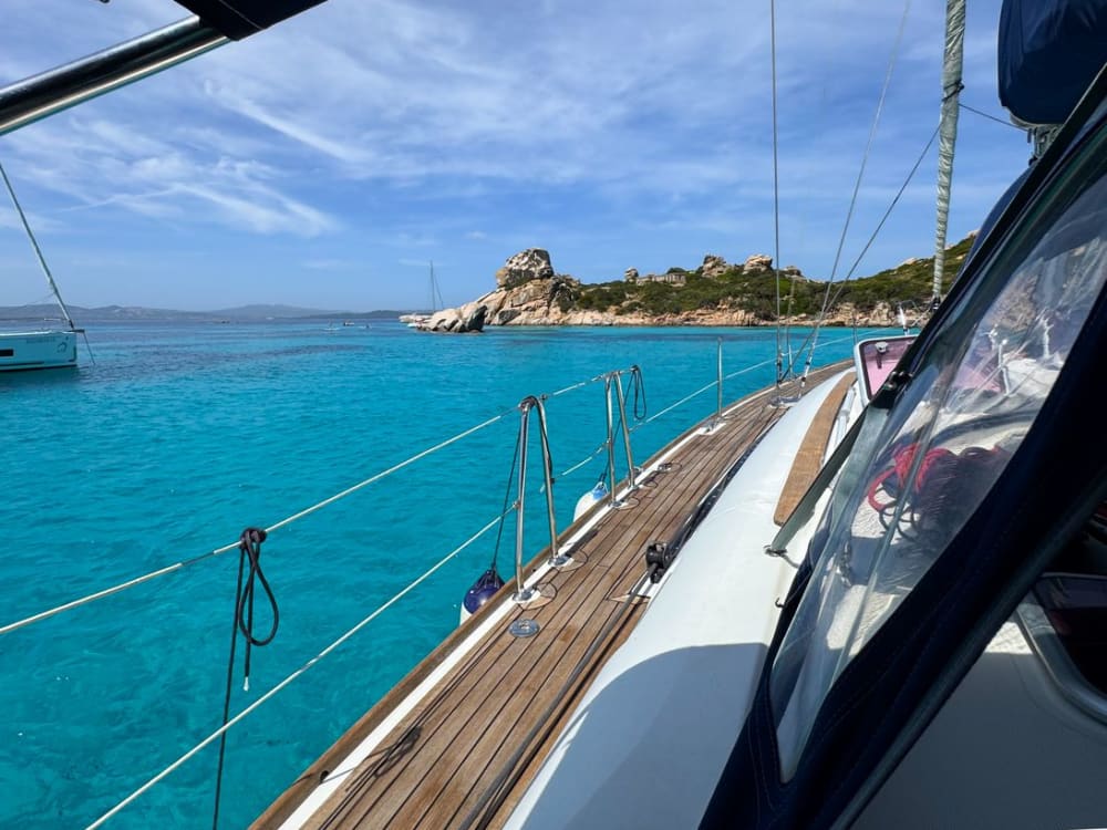 Tavolara and Molara in search of dolphins: a full-day adventure on a 15-meter sailing boat.