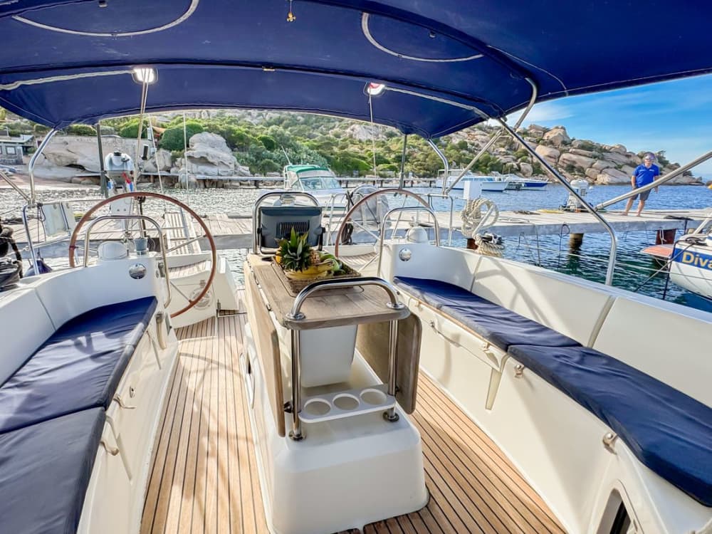 Tavolara and Molara in search of dolphins: a full-day adventure on a 15-meter sailing boat.