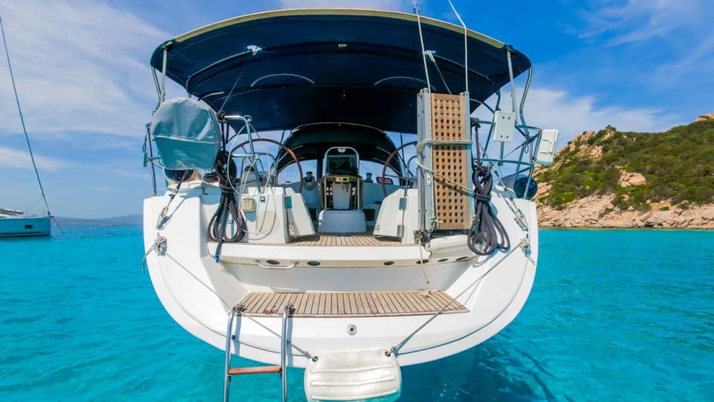 Tavolara and Molara in search of dolphins: a full-day adventure on a 15-meter sailing boat.