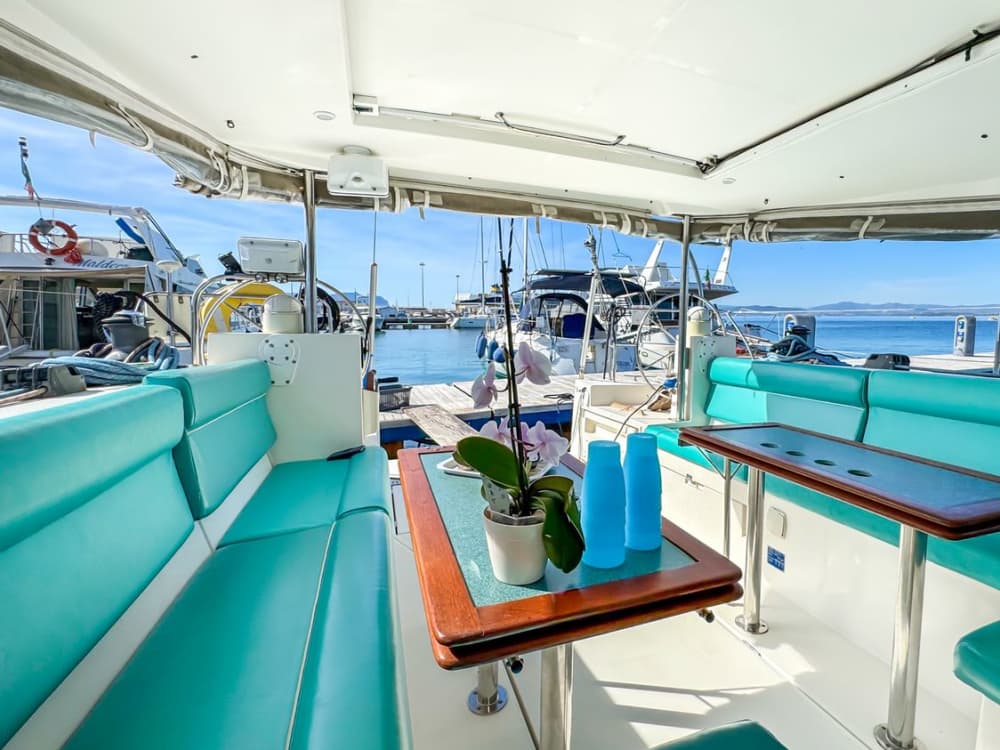 Croisière au coucher du soleil depuis La Maddalena ou Palau : apéritif et magie insulaire