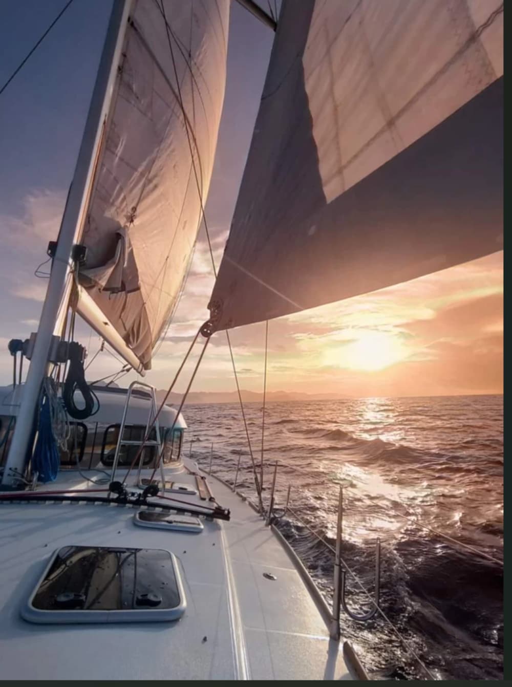 Zeiltocht bij zonsondergang vanuit La Maddalena of Palau: Aperitief & Eilandmagie