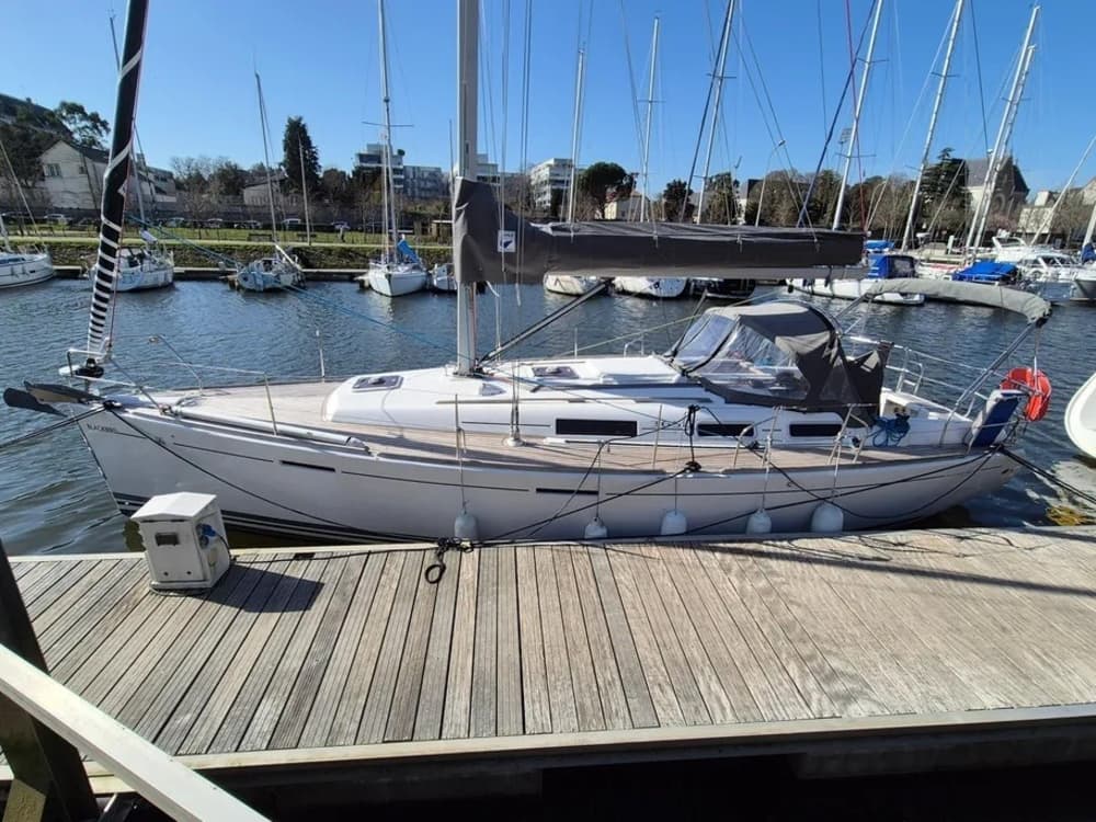 Profitez d'une journée complète de navigation à Vannes en voilier.