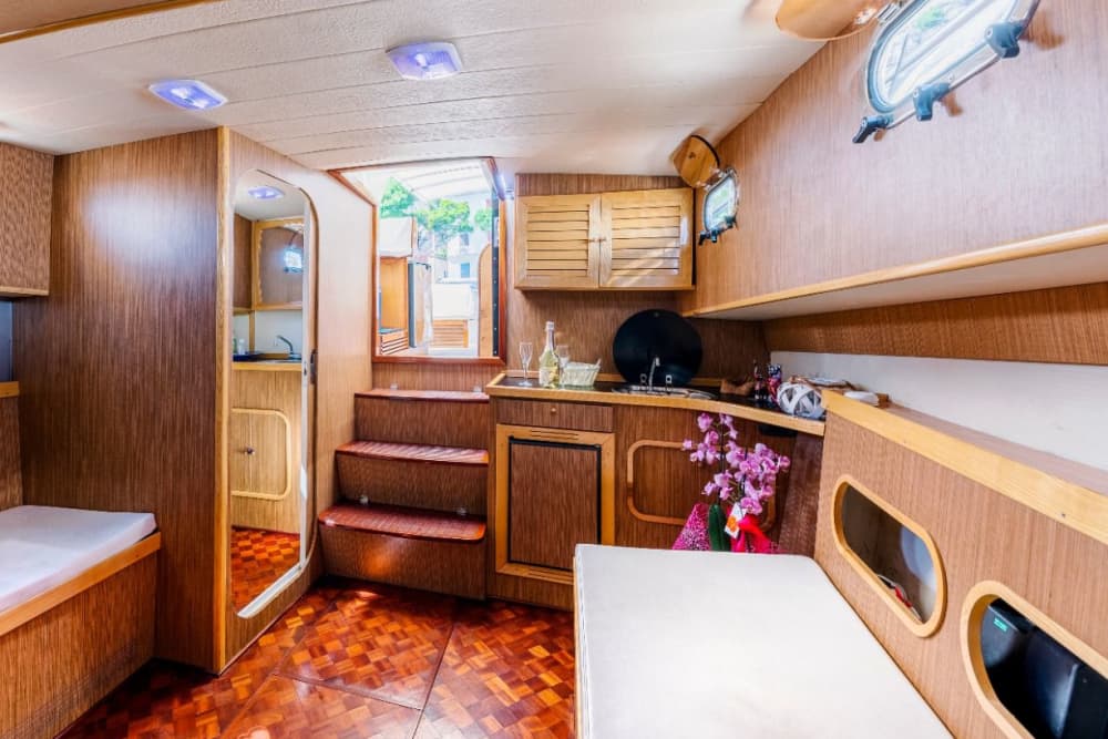 Traum Capri: ein ganzer Tag zwischen magischen Höhlen und den majestätischen Faraglioni