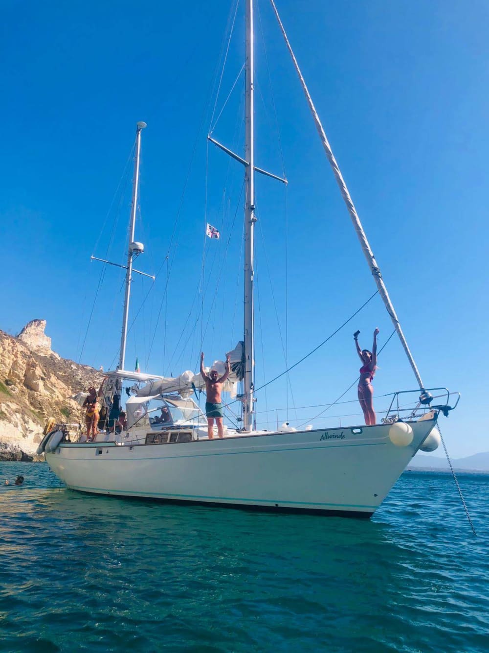 Hele dag op het blauwe water van de Golf van Teulada met een exclusieve boot