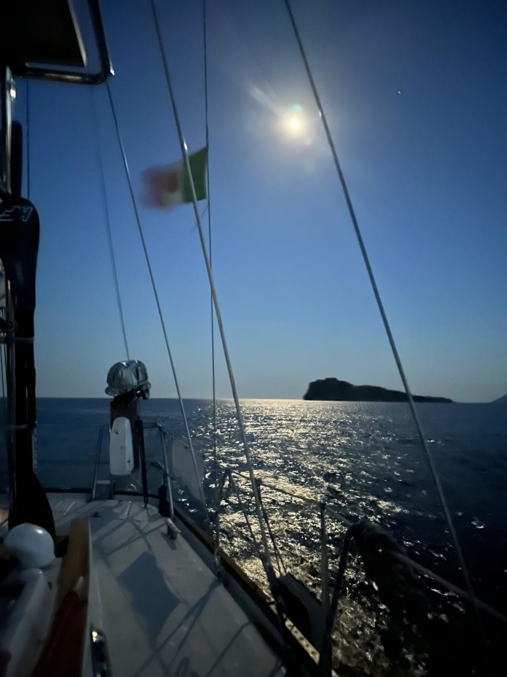 Hele dag op het blauwe water van de Golf van Teulada met een exclusieve boot