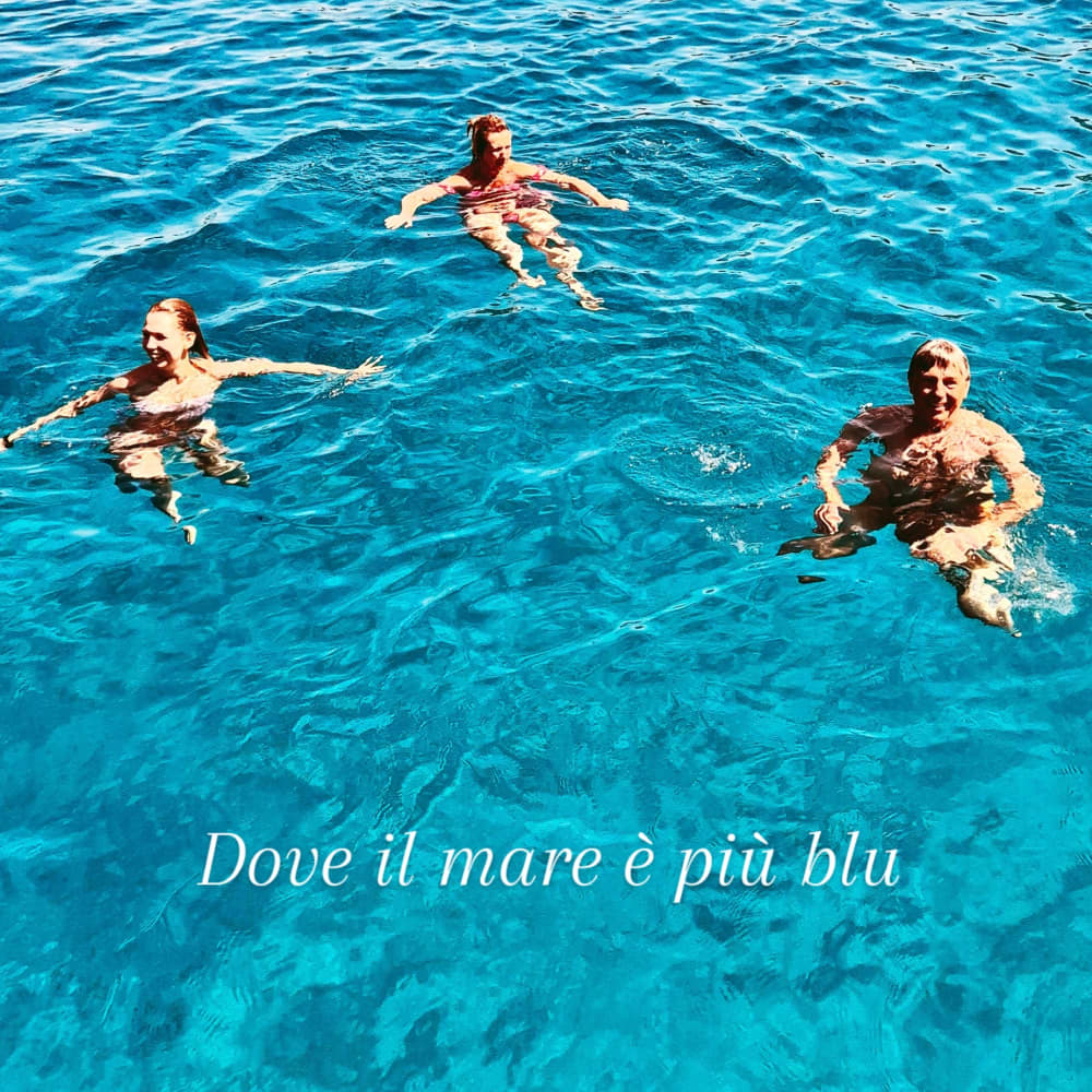 Hele dag op het blauwe water van de Golf van Teulada met een exclusieve boot