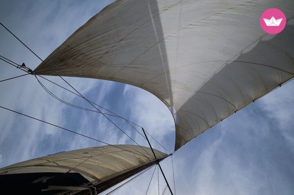 Segeln & Genießen: 8-stündiger Segelausflug zu den Pakleni-Inseln