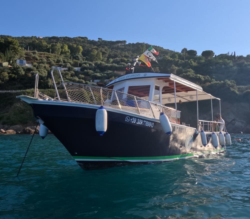 Armonie Costiere: Half Day tra Cale e Grotte di Cefalù con Snorkeling e Aperitivo