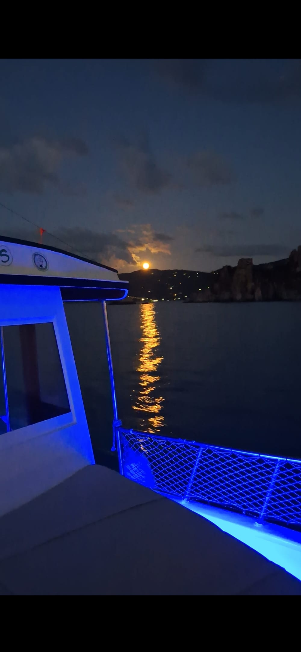 Harmonie côtière : visite d'une demi-journée des criques et grottes de Cefalù avec plongée en apnée et apéritif