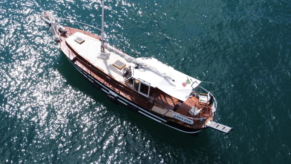 Sunset Elegance on the Lake: Gulet Cruise to Punta San Vigilio