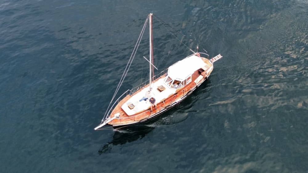 Sunset Elegance on the Lake: Gulet Cruise to Punta San Vigilio