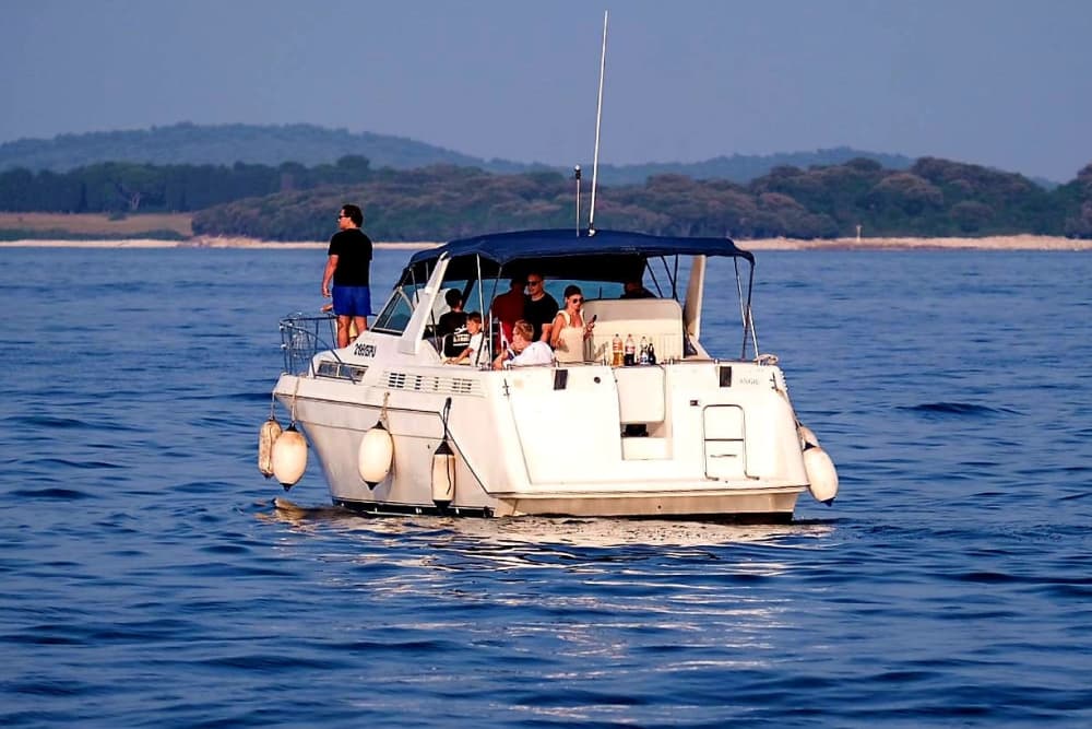 Exklusive 5-stündige private Bootstour: Erkunden Sie den Brijuni-Nationalpark, die Gewässer von Pula und versteckte Buchten (Beginn um 9.30 oder 15.30 Uhr)