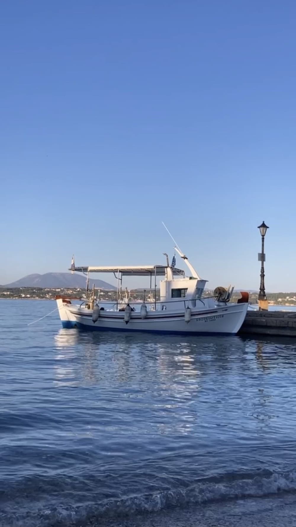 Profitez d'une excursion d'une demi-journée autour de Spetses en bateau à moteur.