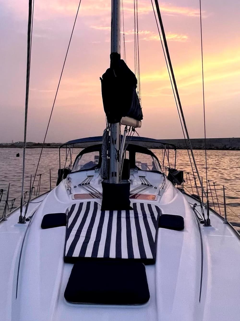 Medio día: Brisa marina: Brindisi, un sueño de navegación