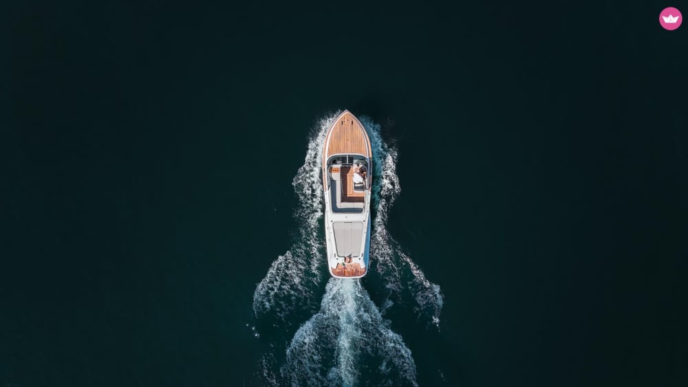 Dolceaura,
Cernobbio, Villa d'Este, and toast beside Villa Pliniana