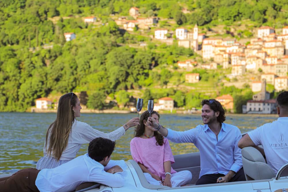 Dolceaura,
Cernobbio, Villa d'Este, and toast beside Villa Pliniana