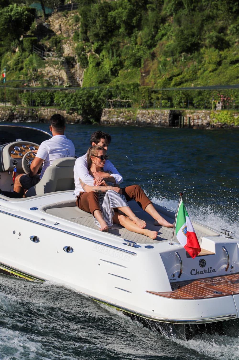Dolceaura,
Cernobbio, Villa d'Este, and toast beside Villa Pliniana