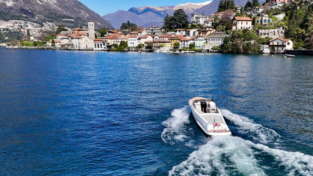 Dolceaura,
Cernobbio, Villa d'Este, and toast beside Villa Pliniana