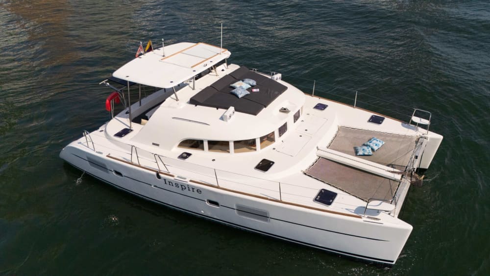 Isla Paradise: Day Tour to Cholon & Private Tranquil Beach