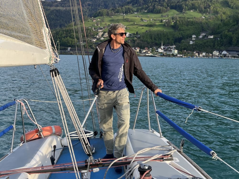 Mer, amour et soleil : une journée riche en émotions sur un voilier