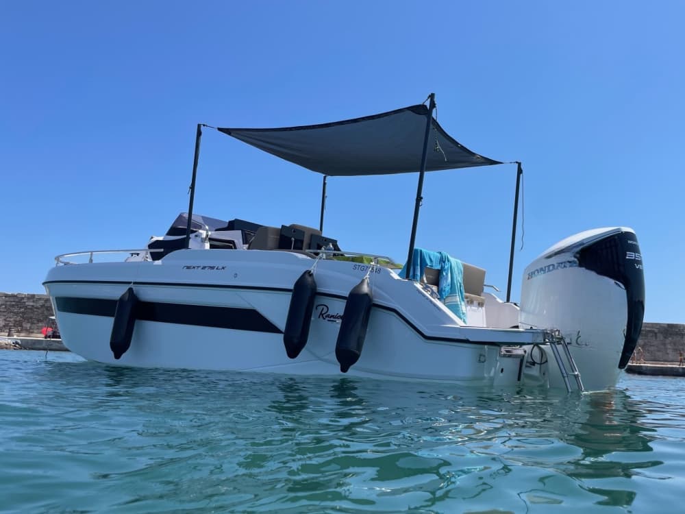 Le meilleur de Sète se trouve sur l'eau : votre journée privée complète en bateau à moteur