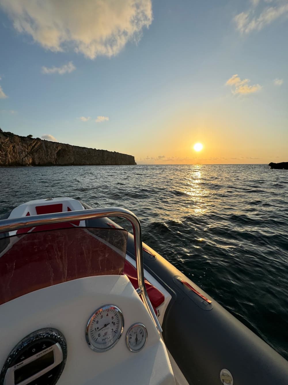 Giornata in mare tra grotte e faraglioni
