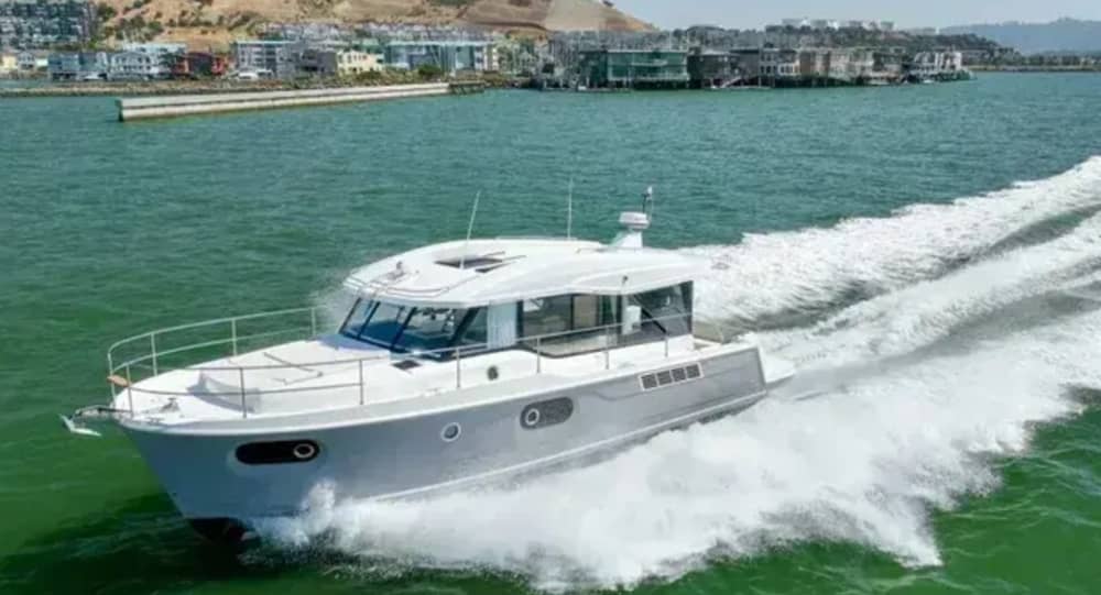 3 timmar i Lymington: Hyr en motorbåt och njut