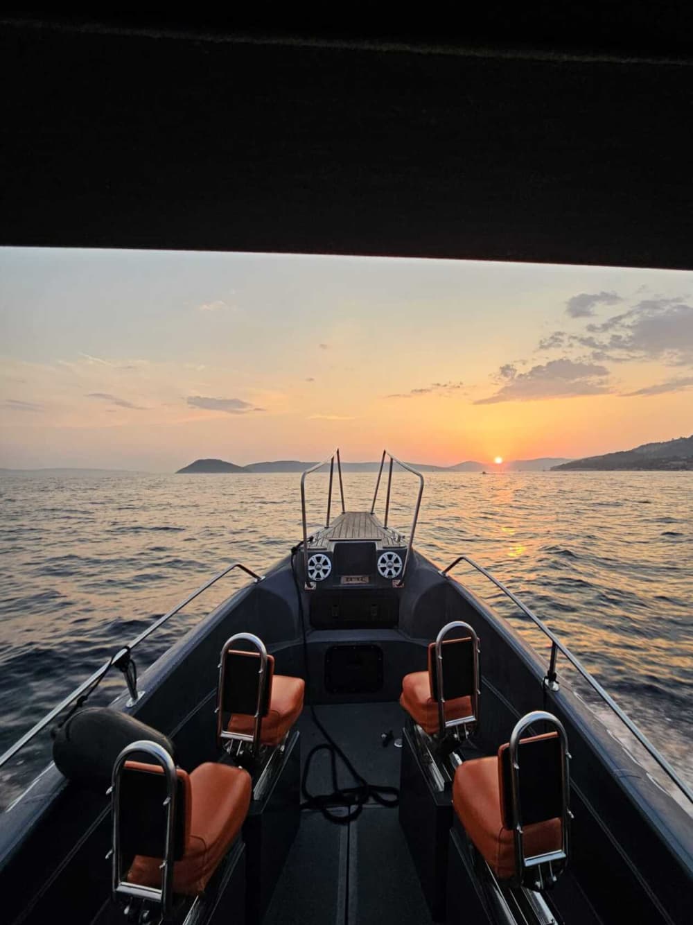 Εκδρομές σε νησιά με ταχύπλοο: Σόλτα, Μπρατς και εμπειρία Sunset Lounge από το Σπλιτ