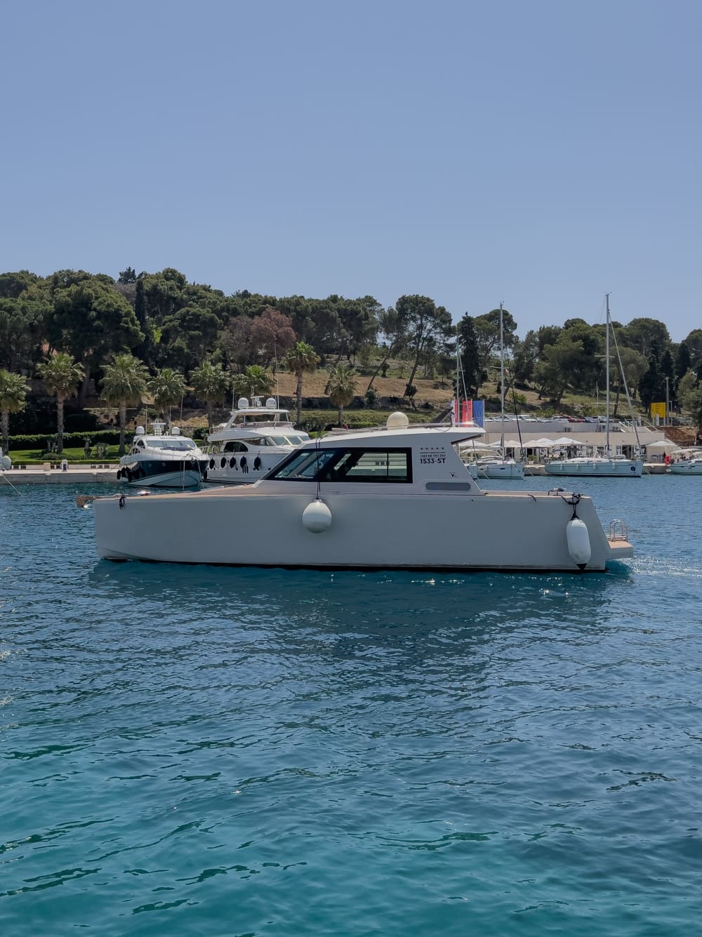 Blå grottan, Hvar och 5-östur - lyxig dagstur med motorbåt