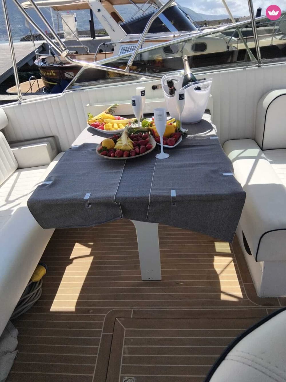 Capri et ses côtes : aventure de luxe d'une journée complète au départ de Torre Annunziata