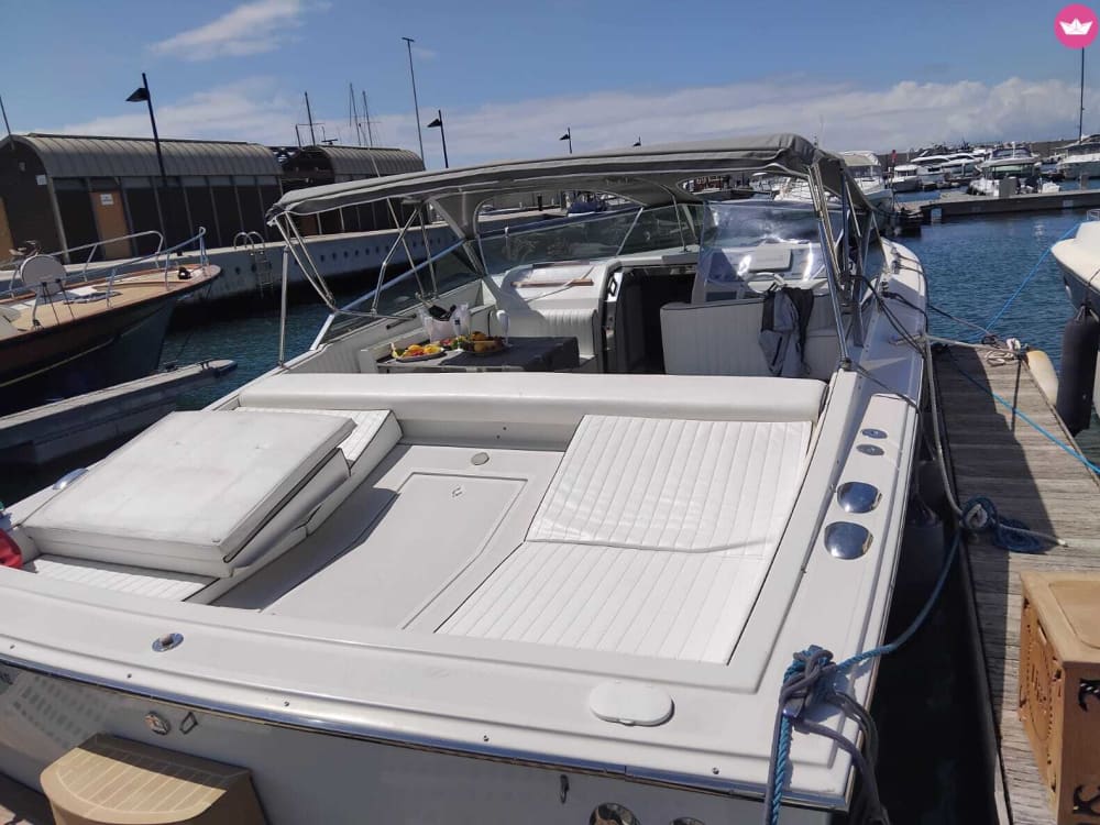 Capri et ses côtes : aventure de luxe d'une journée complète au départ de Torre Annunziata