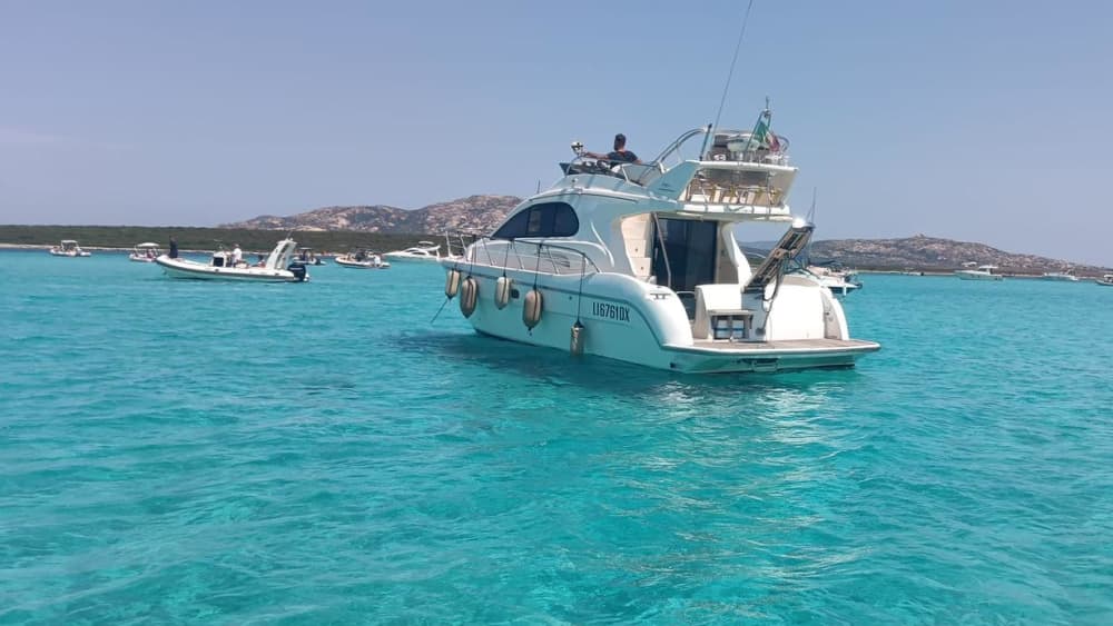 Dolda skatter: Exklusiv utforskning av Ogliastra-vikarna ombord