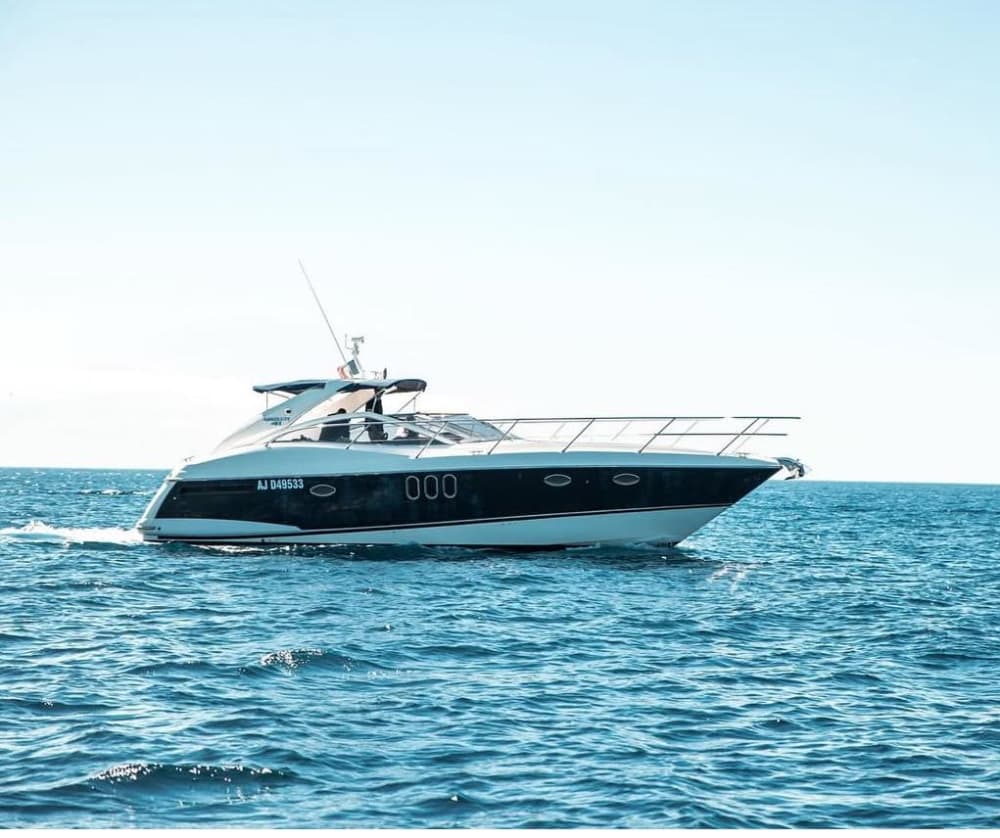 Follow the Voiles de Saint-Tropez from the sea