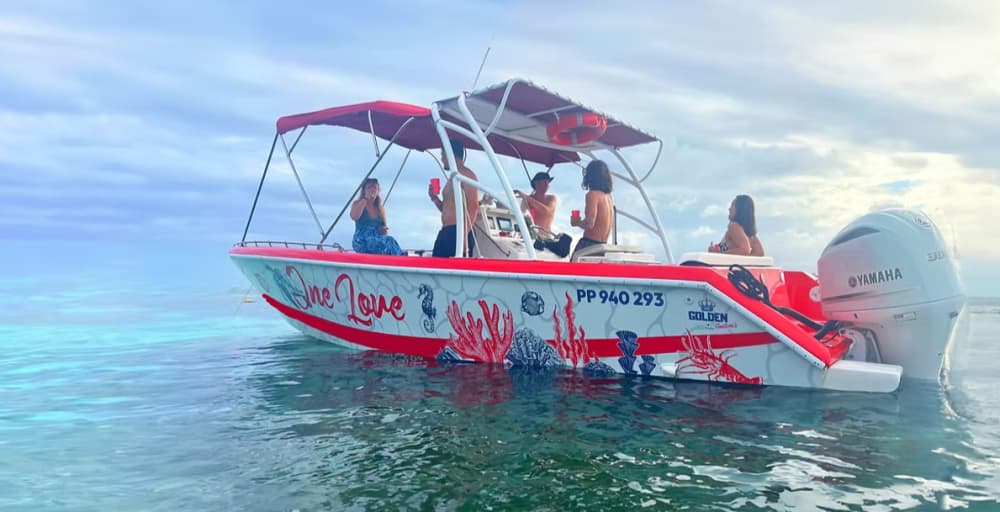 Vivez un coucher de soleil magique en mer, entre détente et émerveillement sur la mer des Caraïbes