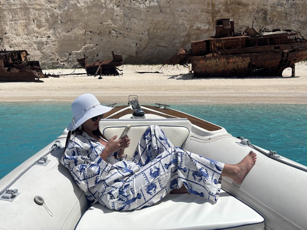 Shipwreck, Secret Beaches, Caves & Turtles – 6 Hour Private Experience