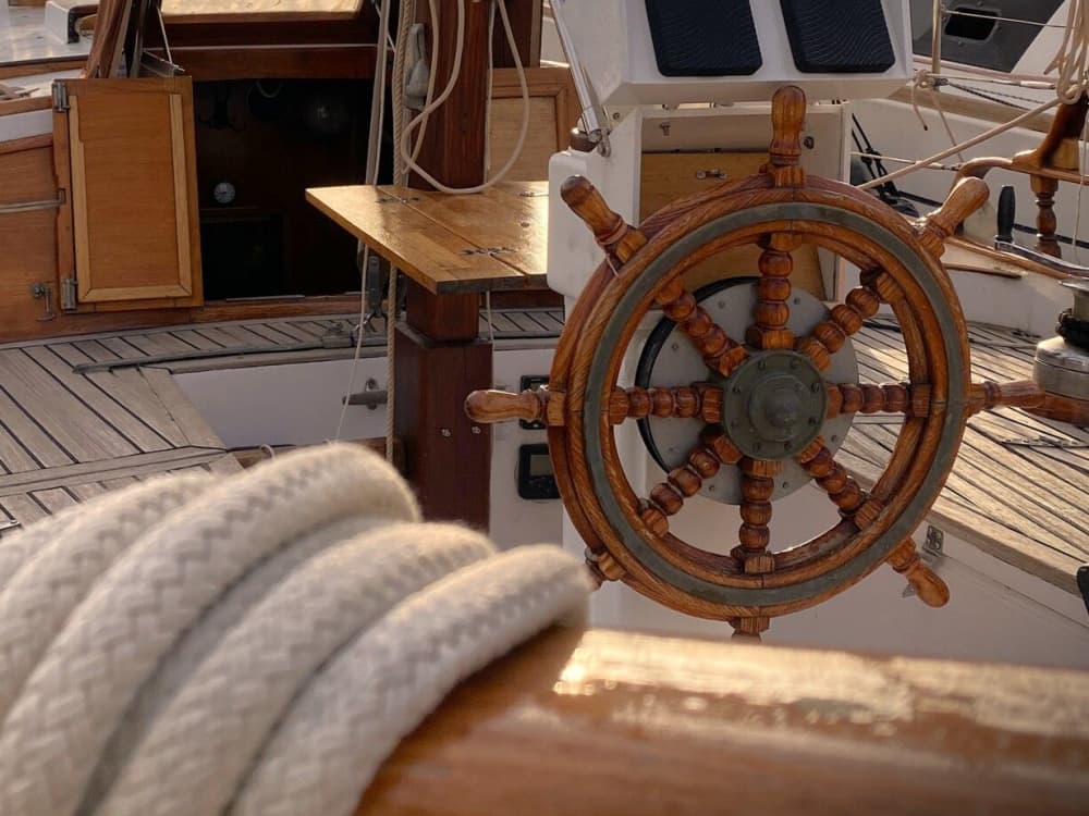 Dagsutflykt med segling – Lérinsöarna, Cap d’Antibes och Cannesbukten