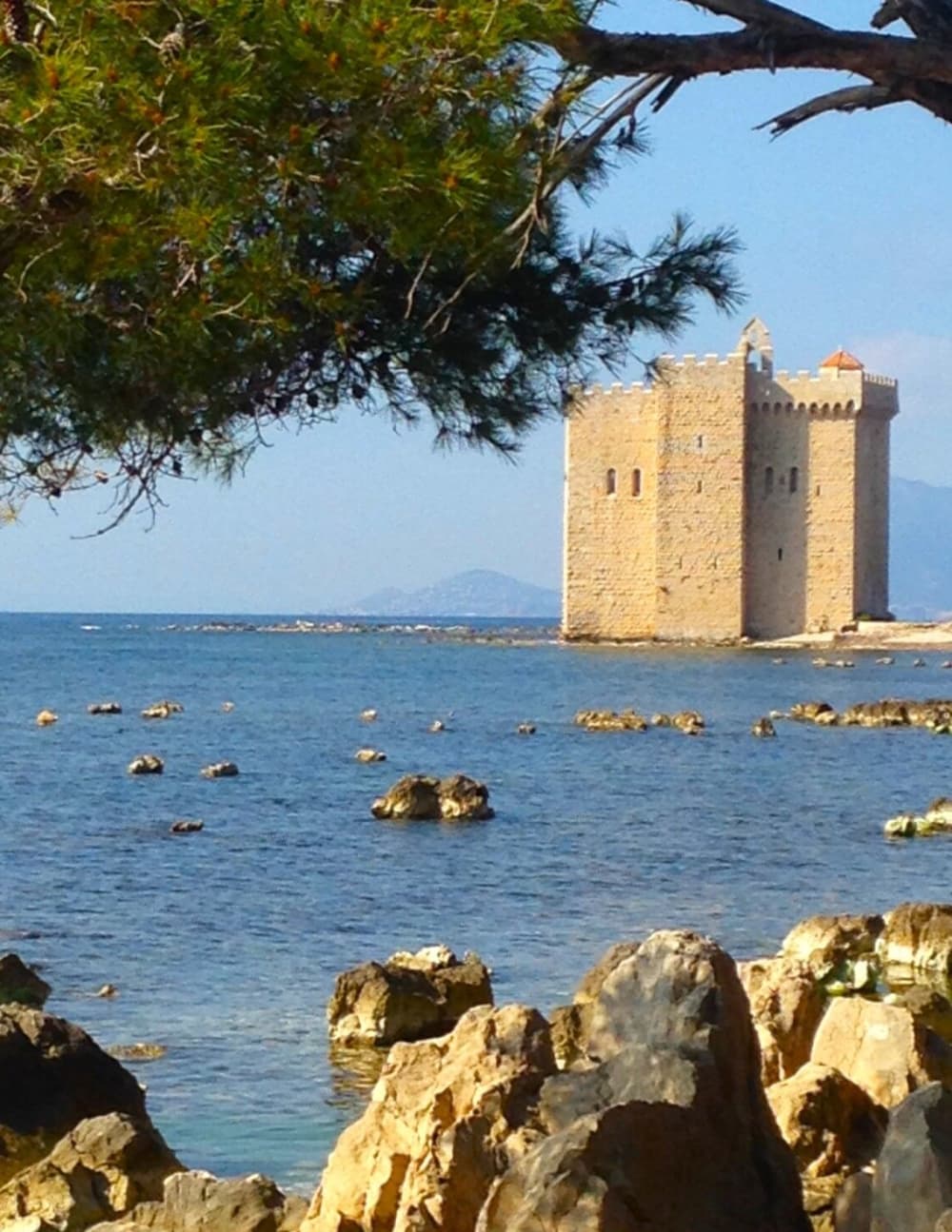 Dagsutflykt med segling – Lérinsöarna, Cap d’Antibes och Cannesbukten