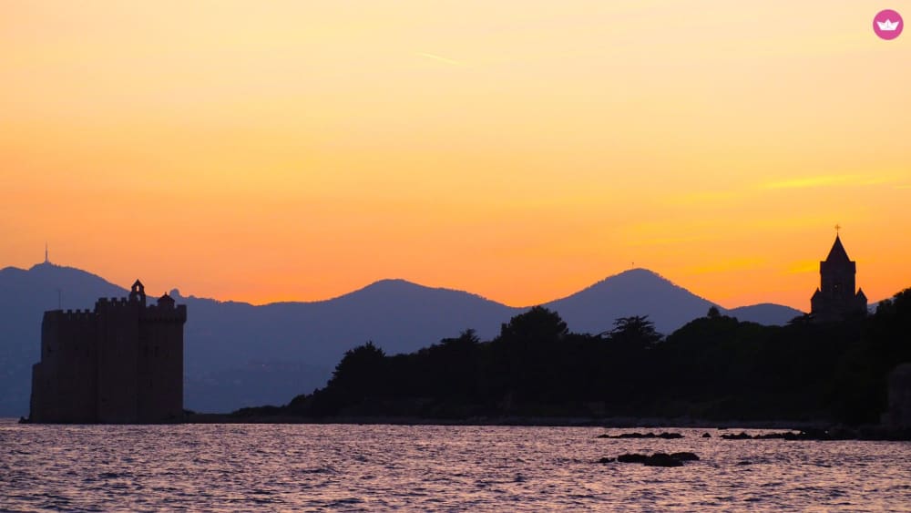 Dagsutflykt med segling – Lérinsöarna, Cap d’Antibes och Cannesbukten