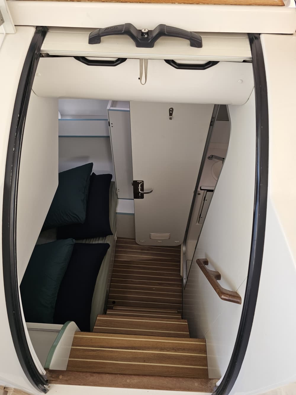 Bonifacio by Sailboat 7 hours: Luxury, Relaxation and Sublime Landscapes