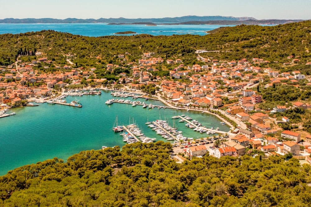 4h Odkryj zatoki i wioski Ugljan