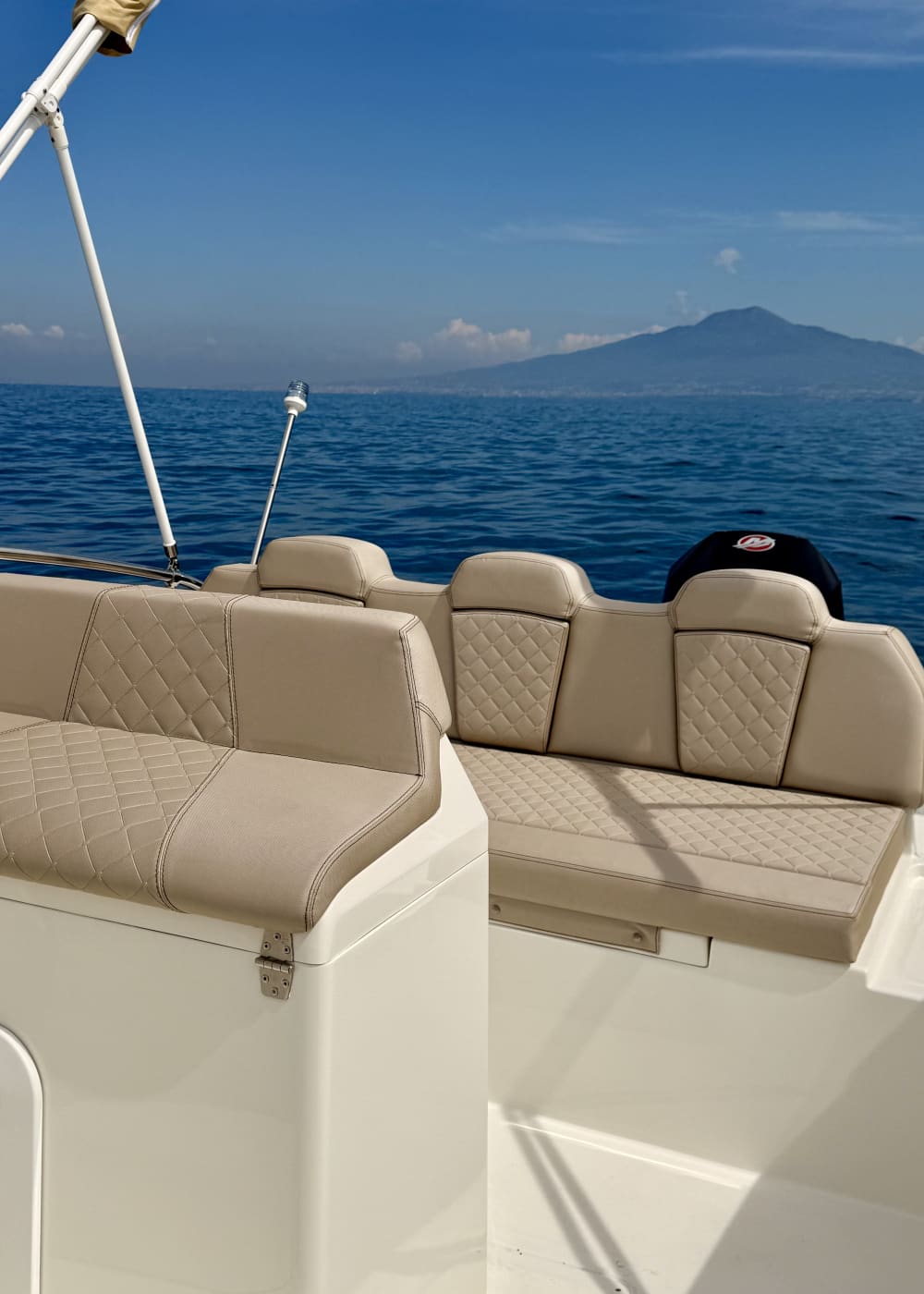 Tour exclusivo de Capri con visita a grutas y tiempo libre en la isla.