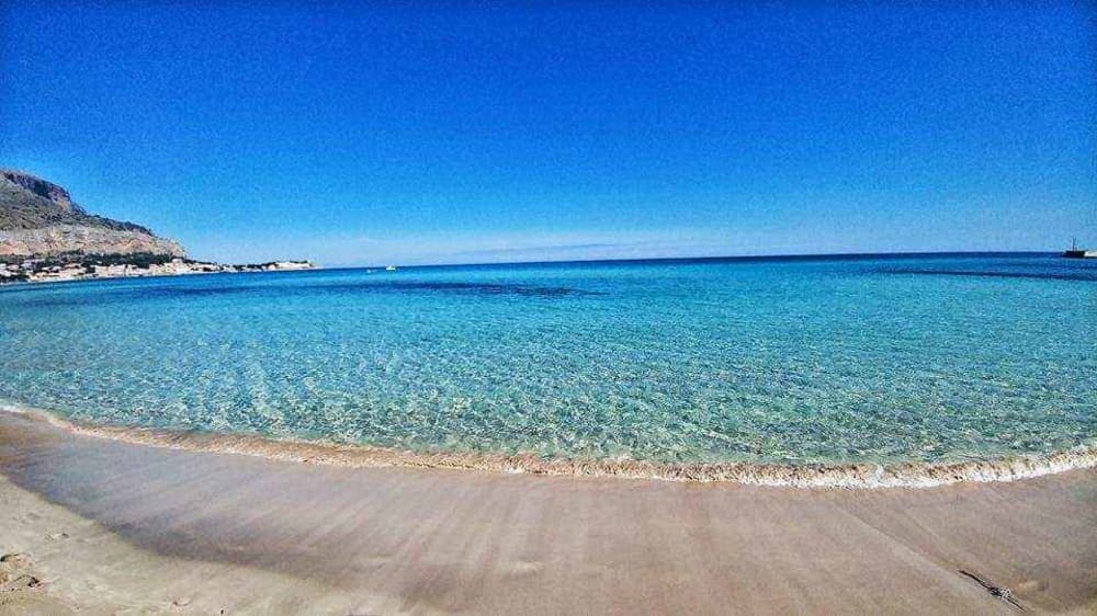 4 uur in Palermo: Huur een motorboot en geniet