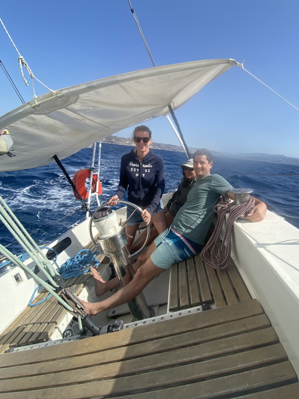 Full-day sailboat rental in Marseille