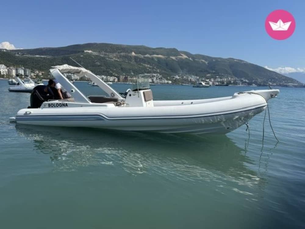 Esclusiva Albania: 8 Ore di Scoperta tra Isole, Grotte e Baie Segrete