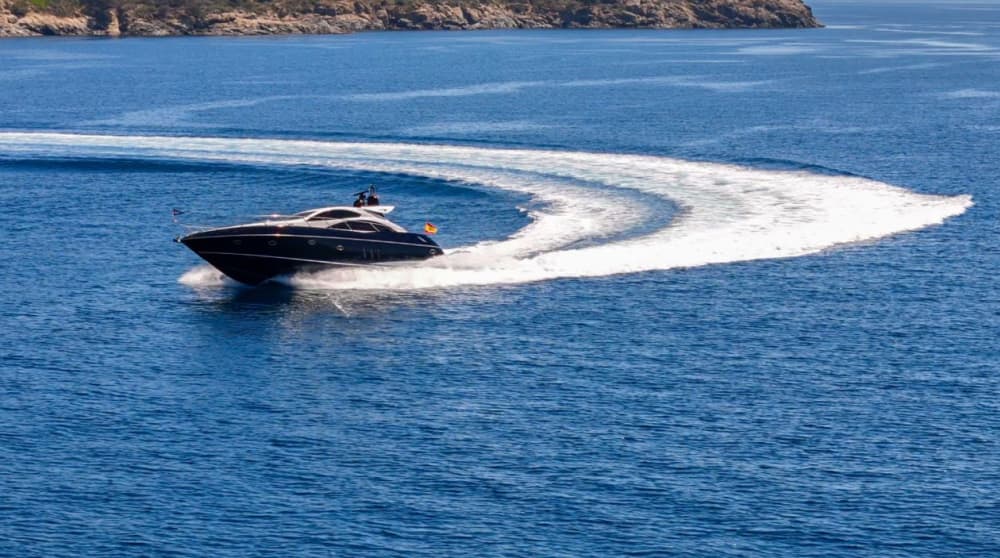 Un día de velocidad, estilo y calas secretas en la Costa Brava.
