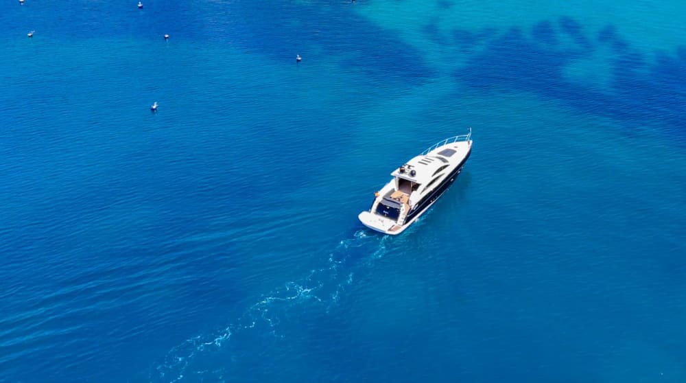 Um dia de velocidade, estilo e baías secretas na Costa Brava